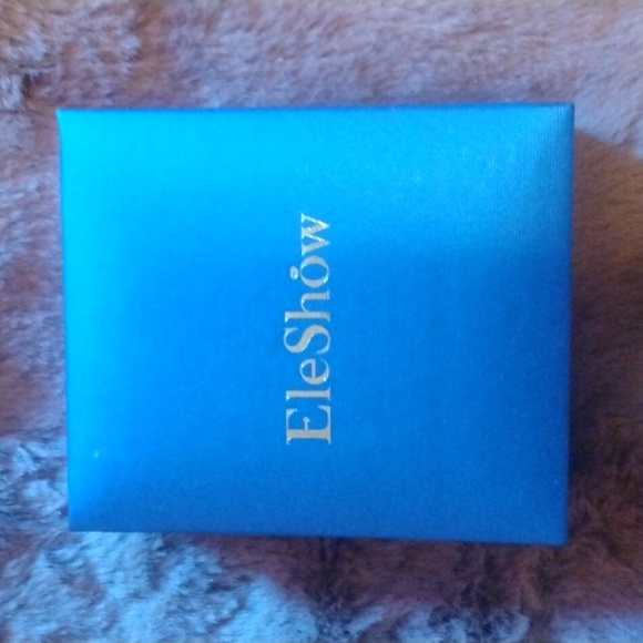 Silver Angel wings necklace. Blue stoneNew in box - Picture 4 of 5